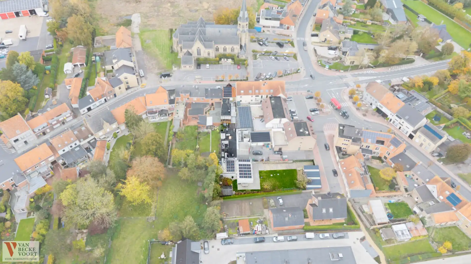 Handelshuis met atelier dynamische locatie Zarren foto 26