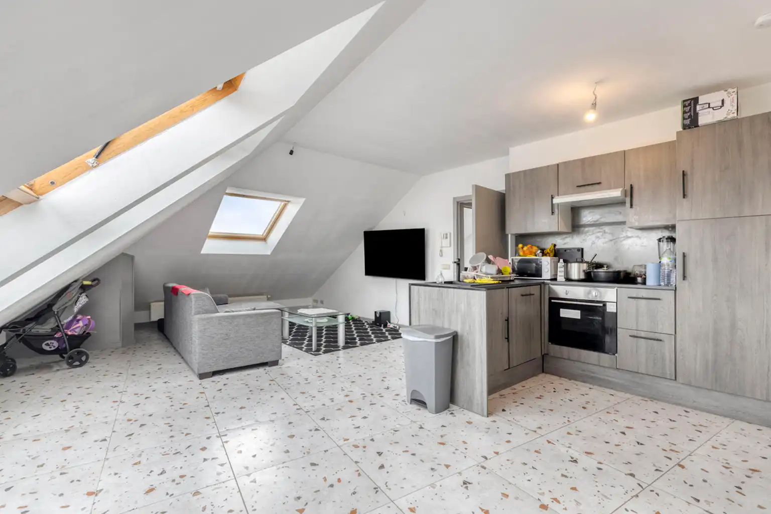 Iinstapklaar dakappartement met 2 slaapkamers te Asse foto 3