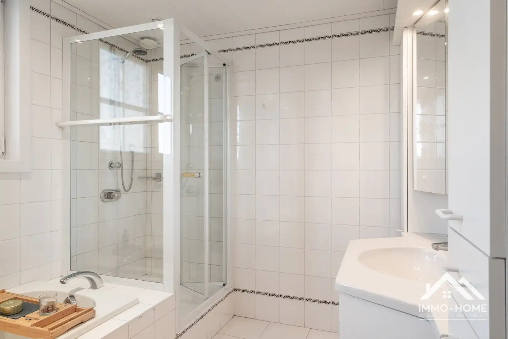 Charmante instapklare halfopen woning met ruime oprit! foto 21