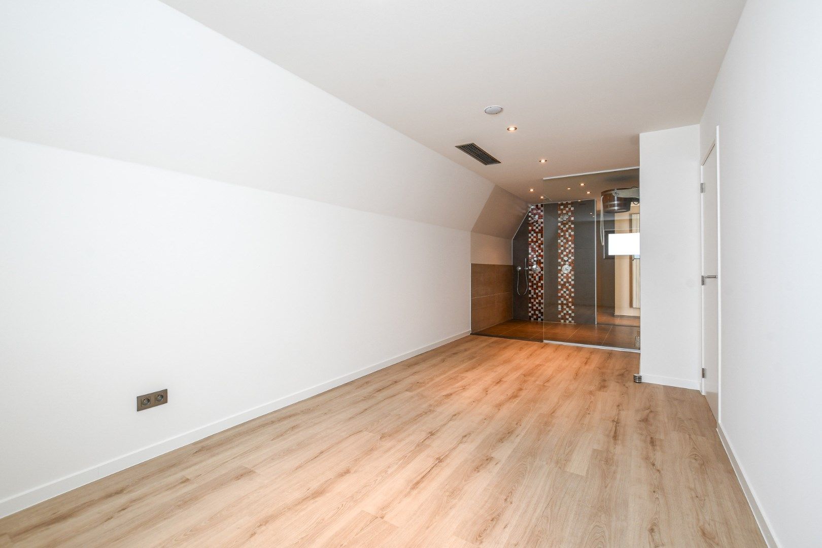 Stijlvol en ruim appartement met 2 terrassen te koop in Klemskerke (De Haan) foto 12