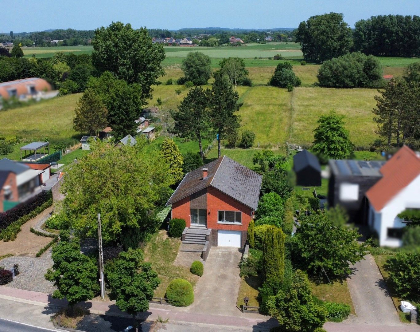 IN OPTIE! Vrijstaande woning met potentieel nabij centrum Herent! foto {{pictureIndex}}