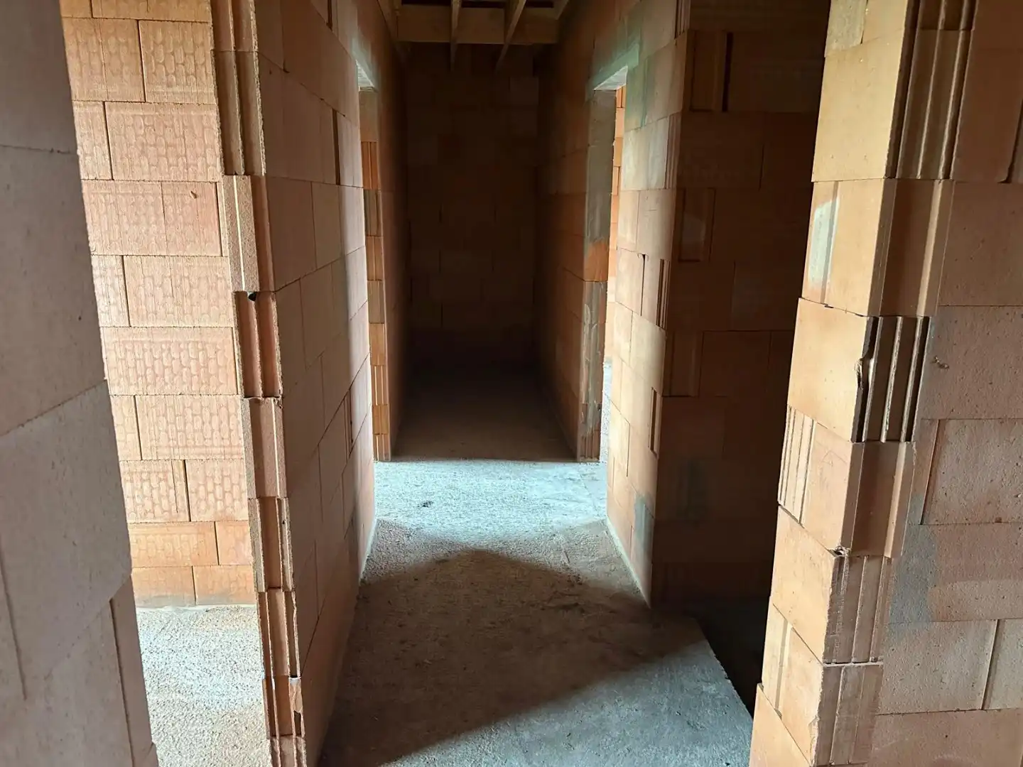 HOB casco woning, kan afgewerkt aangekocht worden.  foto 11