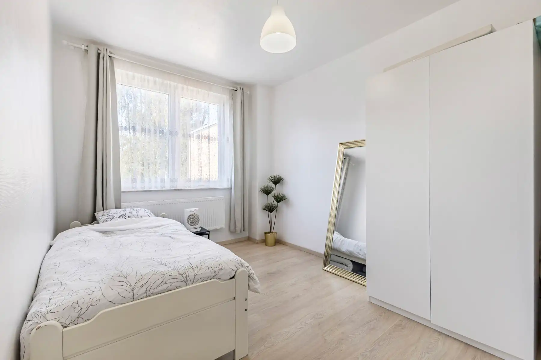 Goed gelegen woning met 4 slaapkamers en 3 badkamers foto 17