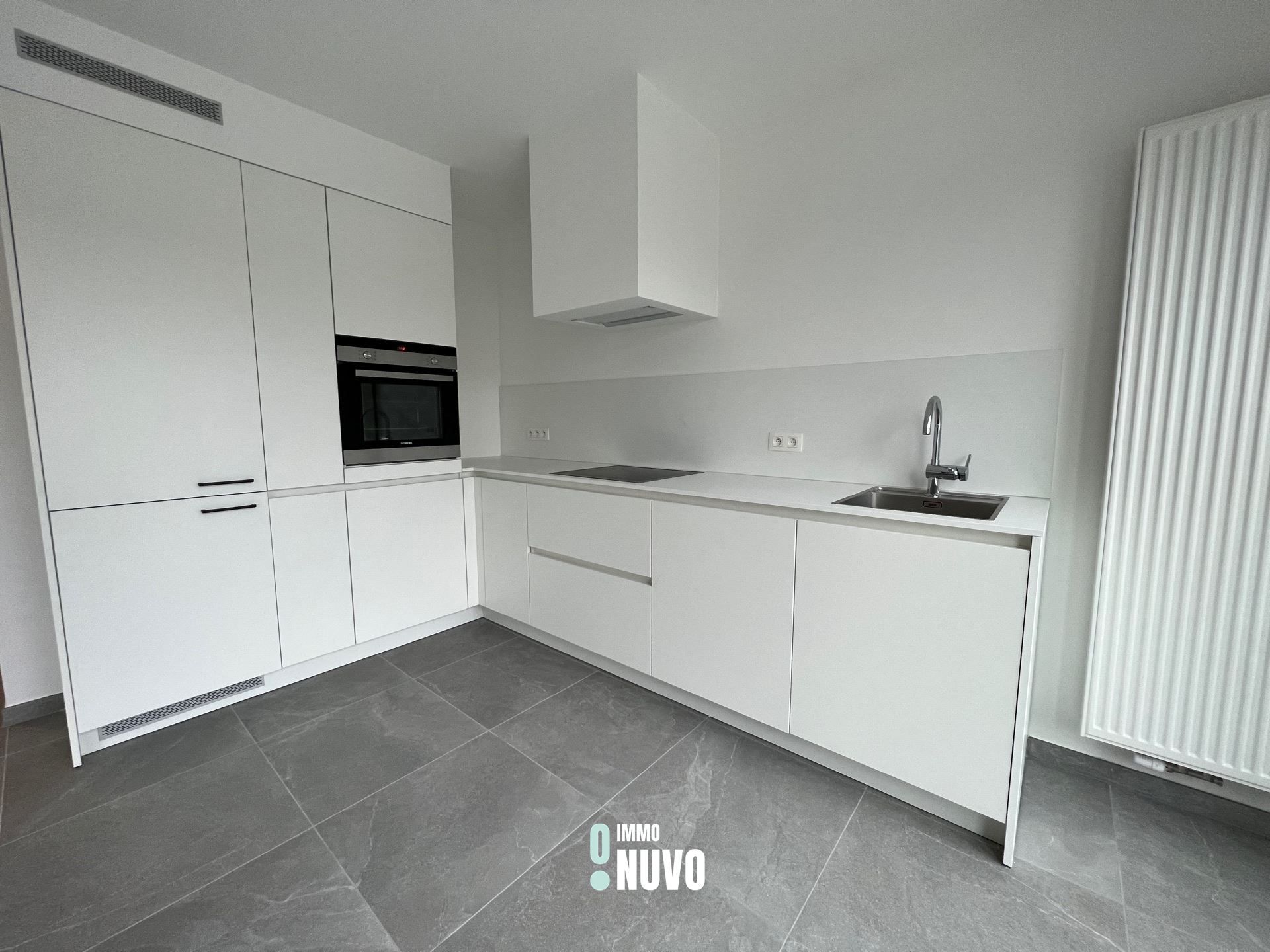 Energiezuinige studio met gezellig terras foto 4