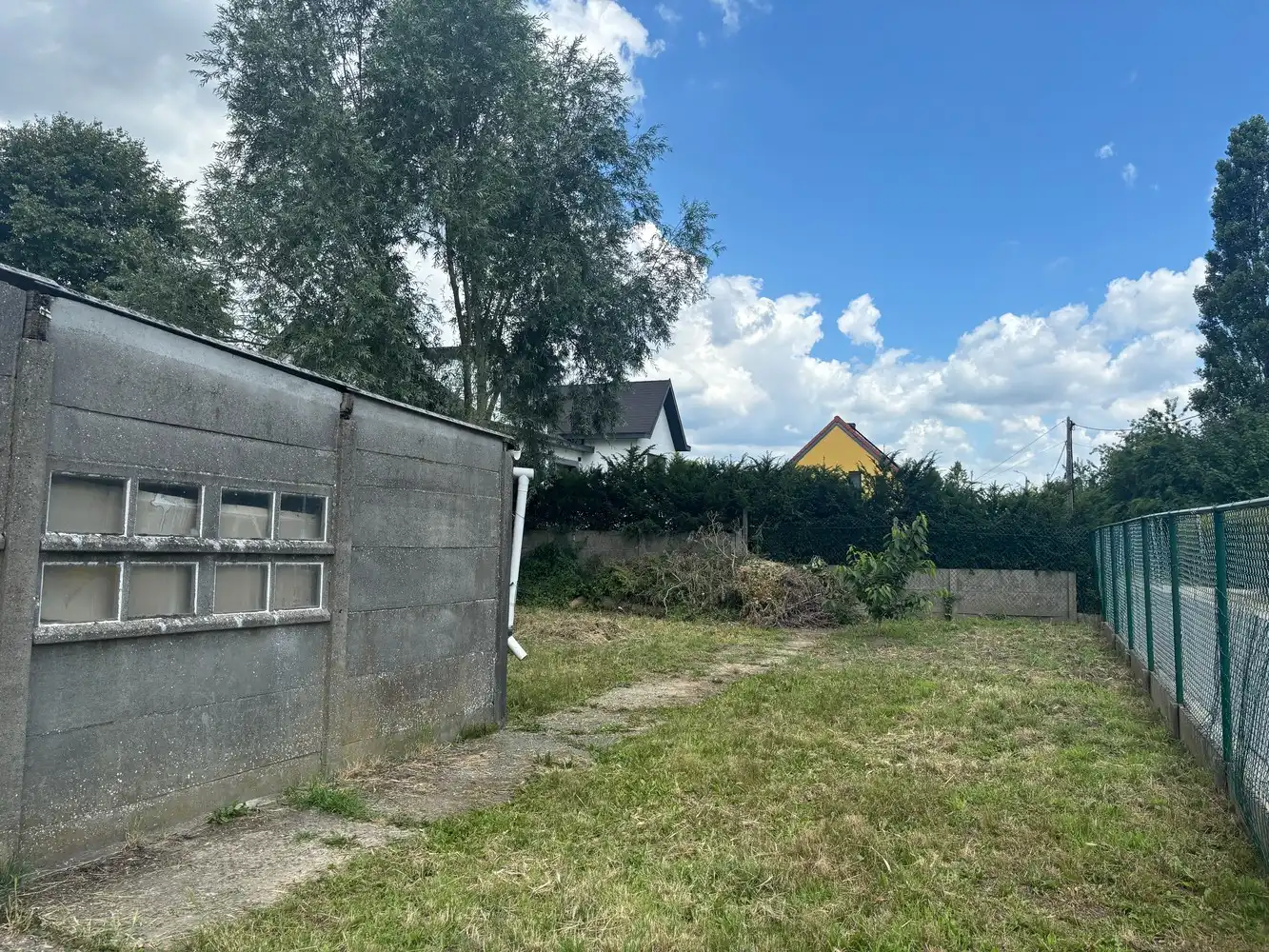 Te renoveren woning met veel potentieel in Ranst! foto 19
