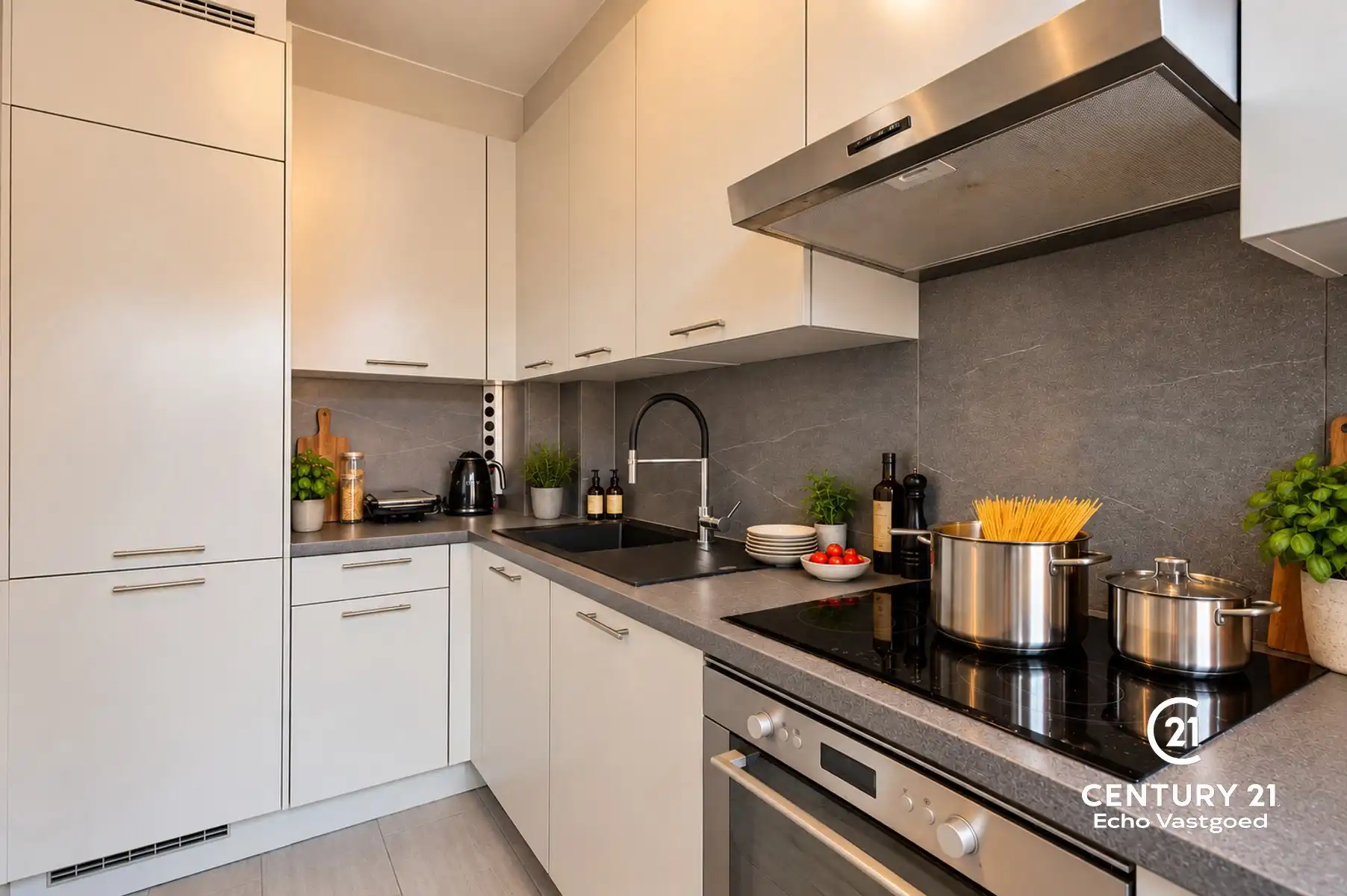 Instapklaar, energiezuinig wonen mét handelsruimte en garage foto 11