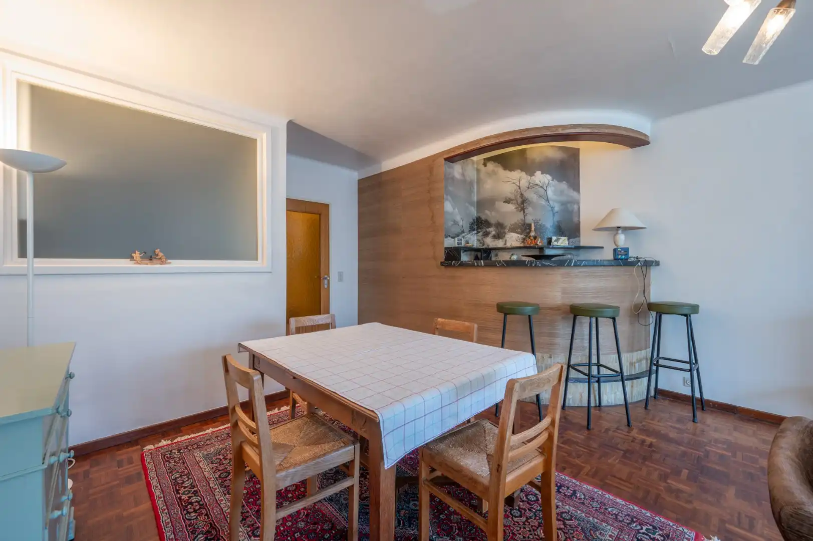 Te renoveren appartement met 3 slaapkamers op uitzonderlijke ligging vlakbij het Casino. foto 5