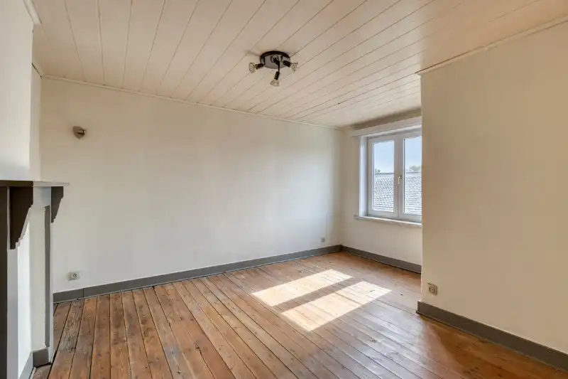 Charmante halfopen woning met authentieke elementen en prachtig zicht op de weilanden foto 11