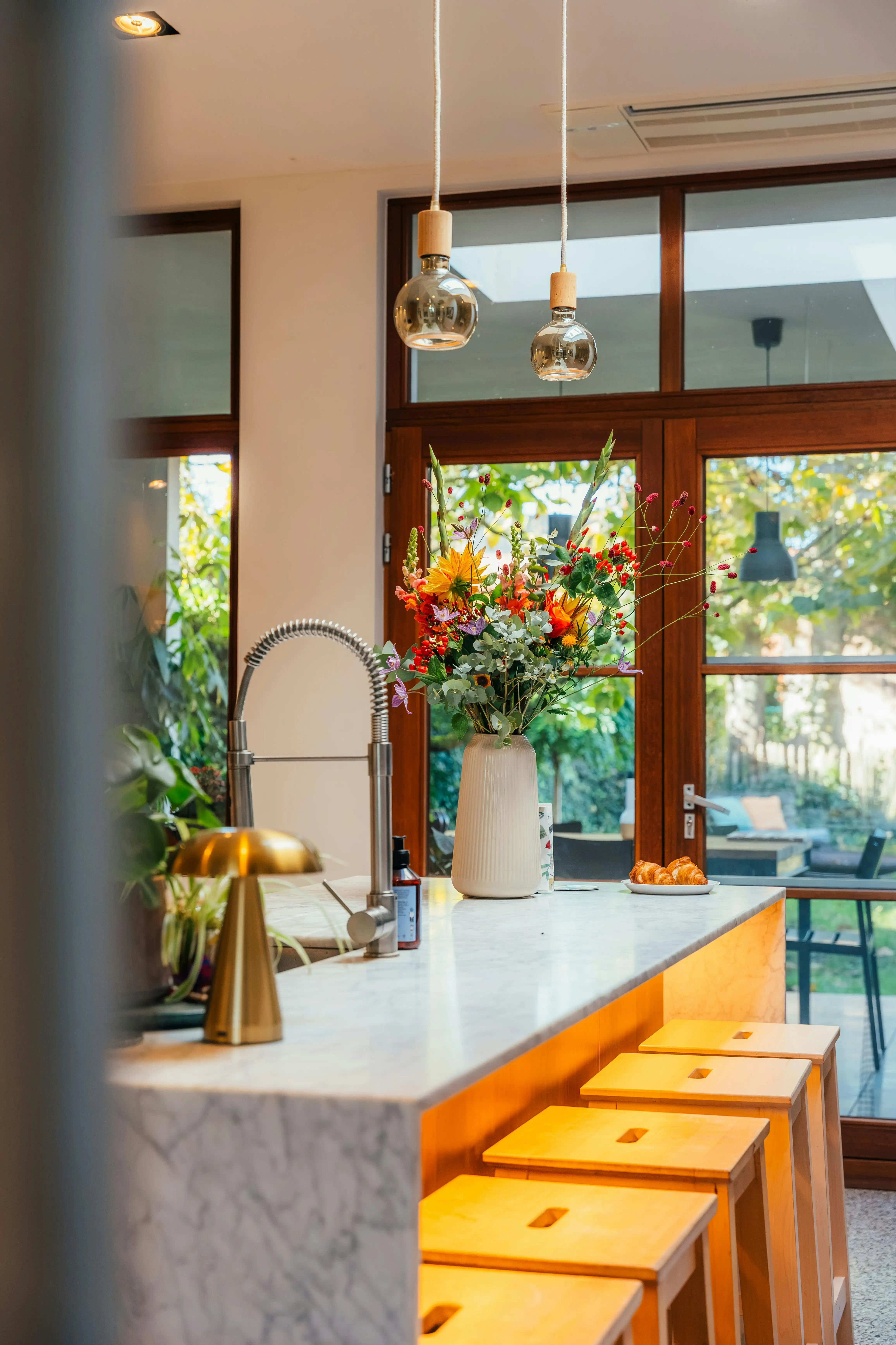 Instapklare herenwoning met ruim bijgebouw  foto 13