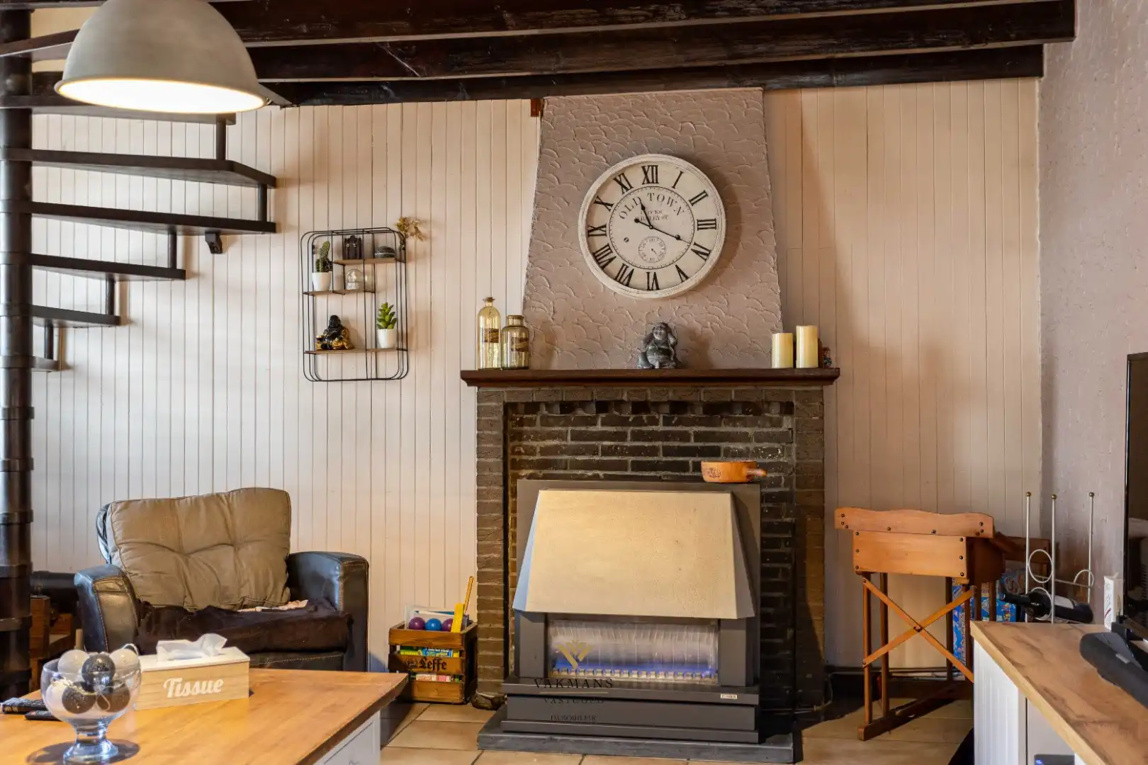 Fermette woning met oprit, dubbele garage en prachtige tuin foto 10