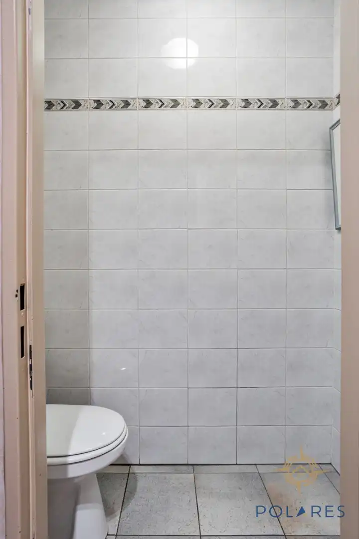 handelspand met ruime woning foto 38