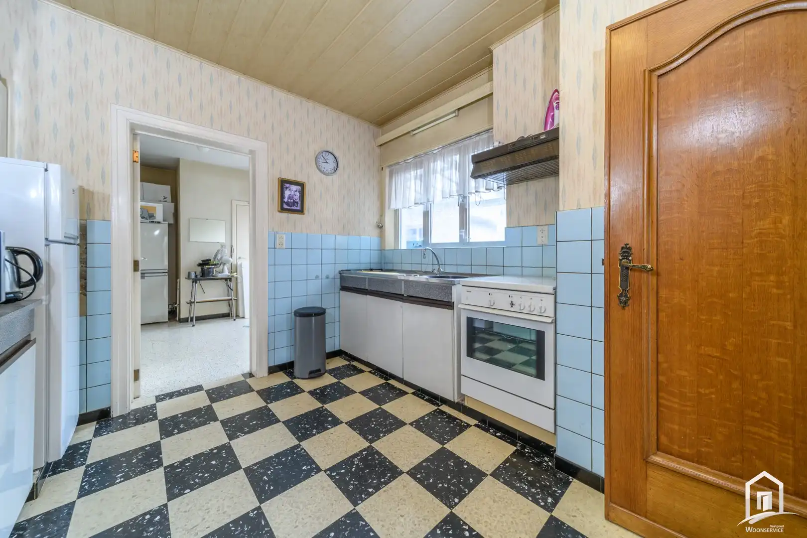 Zeer degelijke, ruime op te frissen gezinswoning te Okegem foto 10