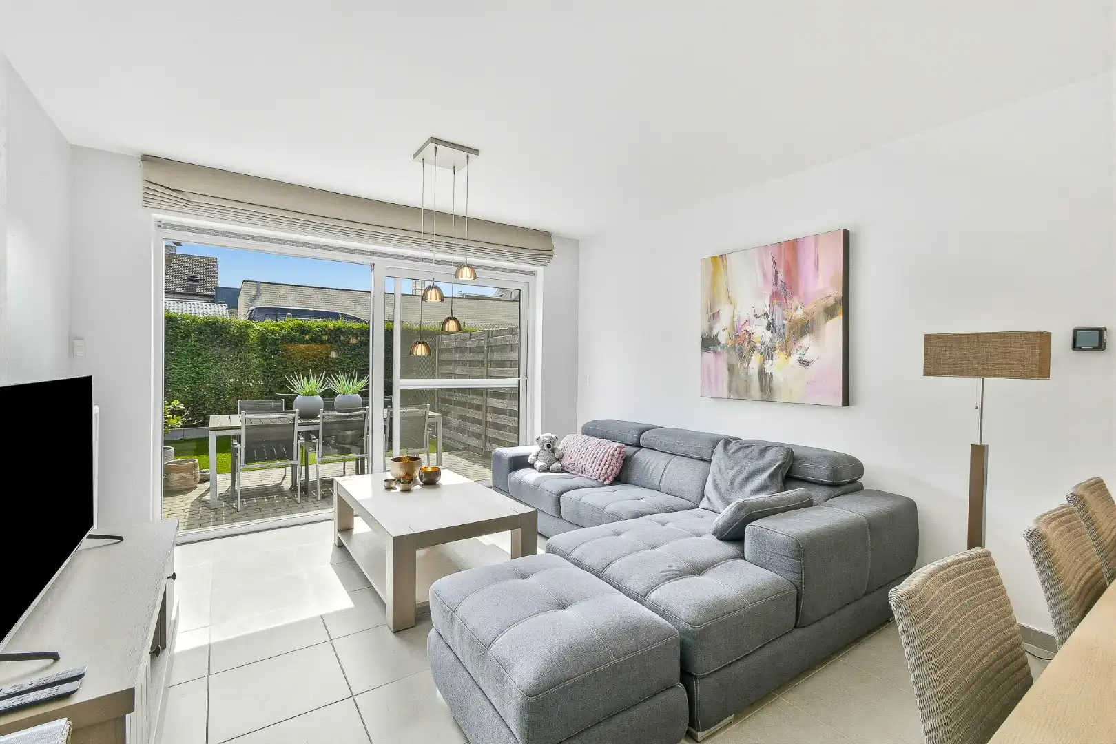 Instapklaar gelijkvloers appartement met zonnig terras  foto {{pictureIndex}}