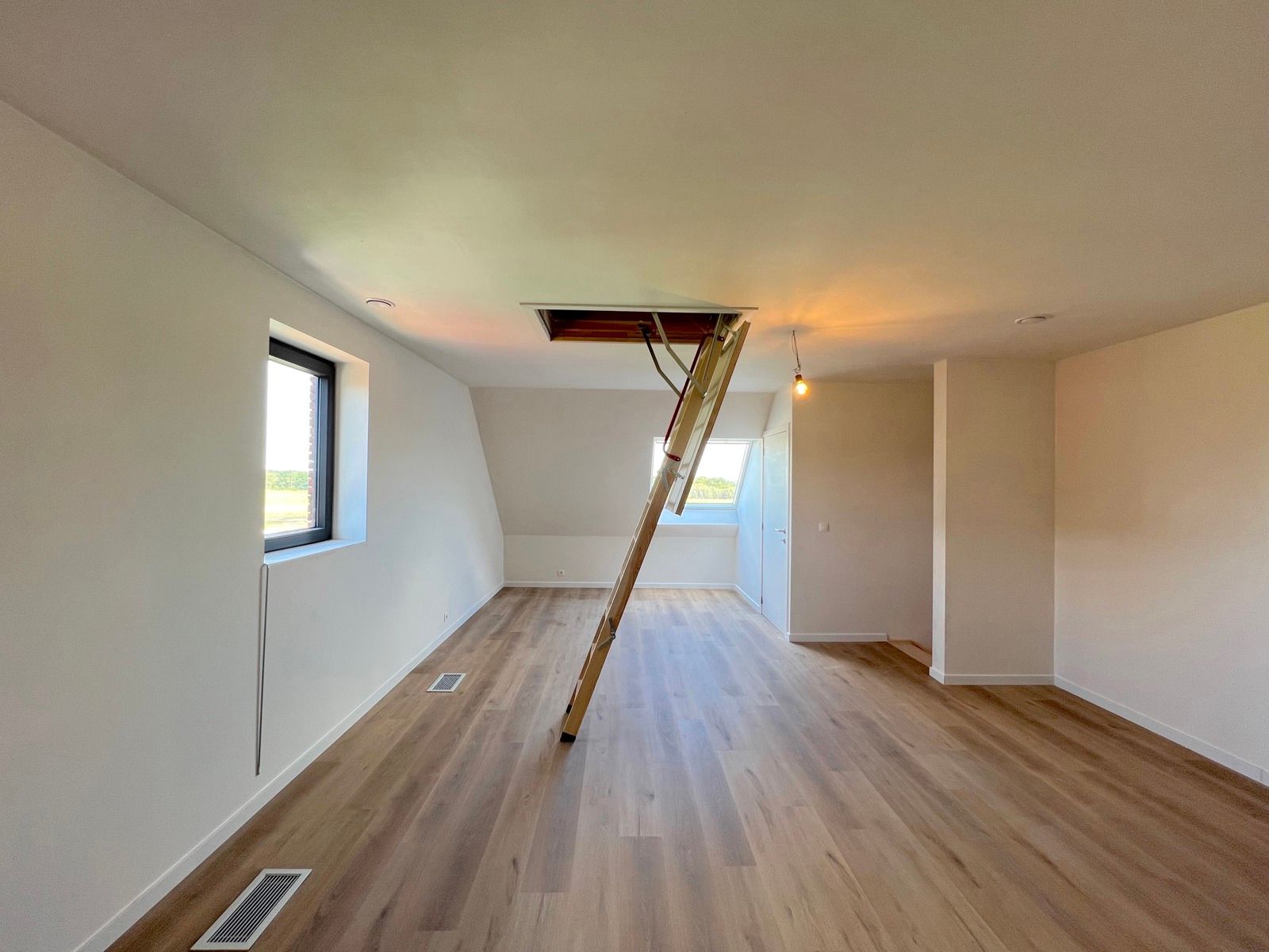 Prachtige woning met 4 slaapkamers foto 28