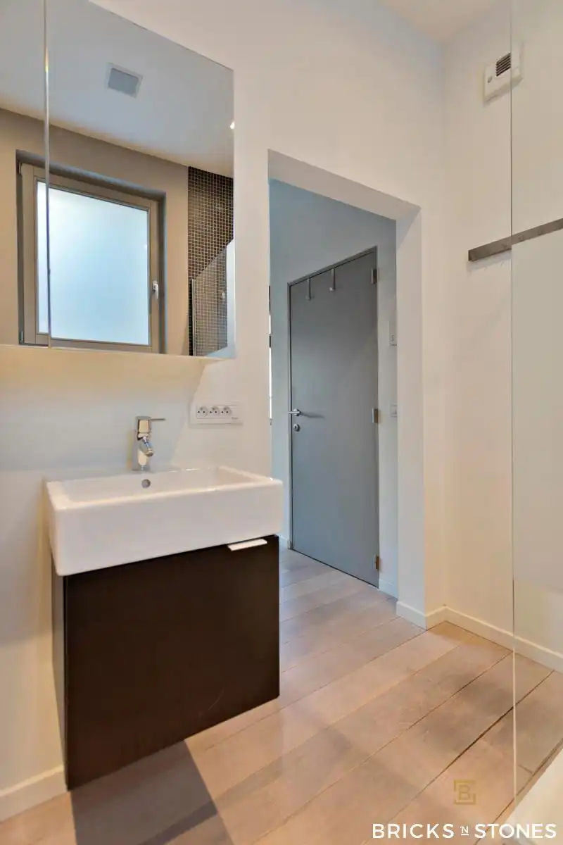 Veelzijdige woning te koop foto 11