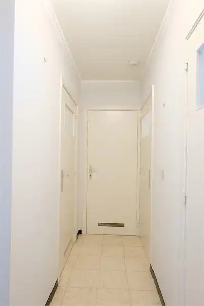 Centraal gelegen gelijkvloers 2-slaapkamerappartement — ideaal als starter of opbrengsteigendom foto 4