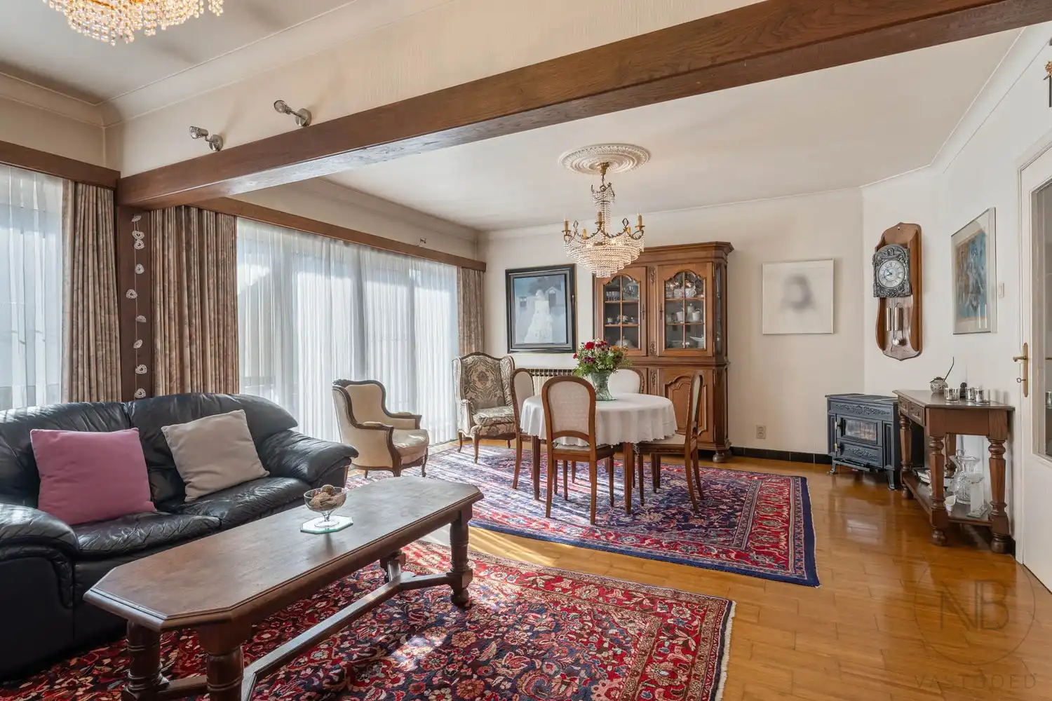 Uitzonderlijke groot duplex appartement met 4 slaapkamers! foto 6