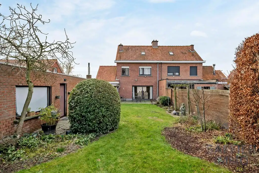 Ruime woning met 4 slaapkamers en grote tuin in het centrum van Ingelmunster foto 14