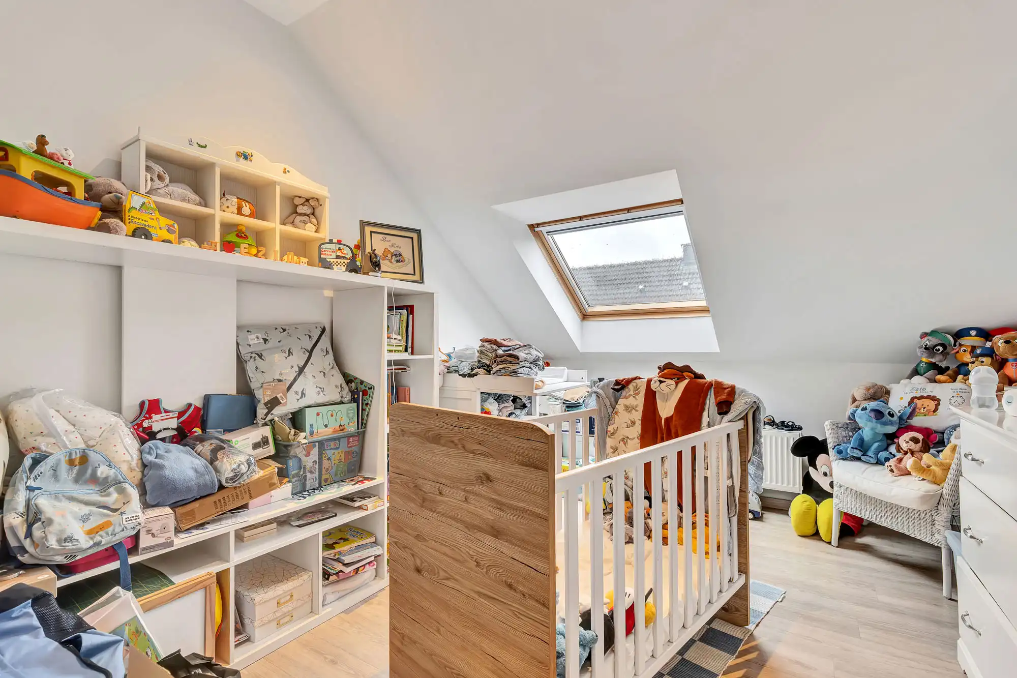 Ruim duplex-appartement met 5 slpks in Sint-Pieters-Leeuw foto 14