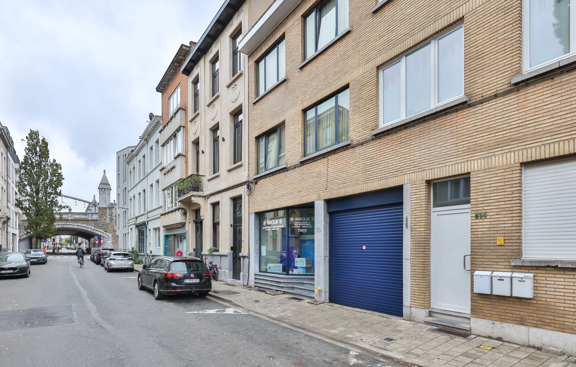 Veelzijdige meergezinswoning met massa’s potentieel foto 2