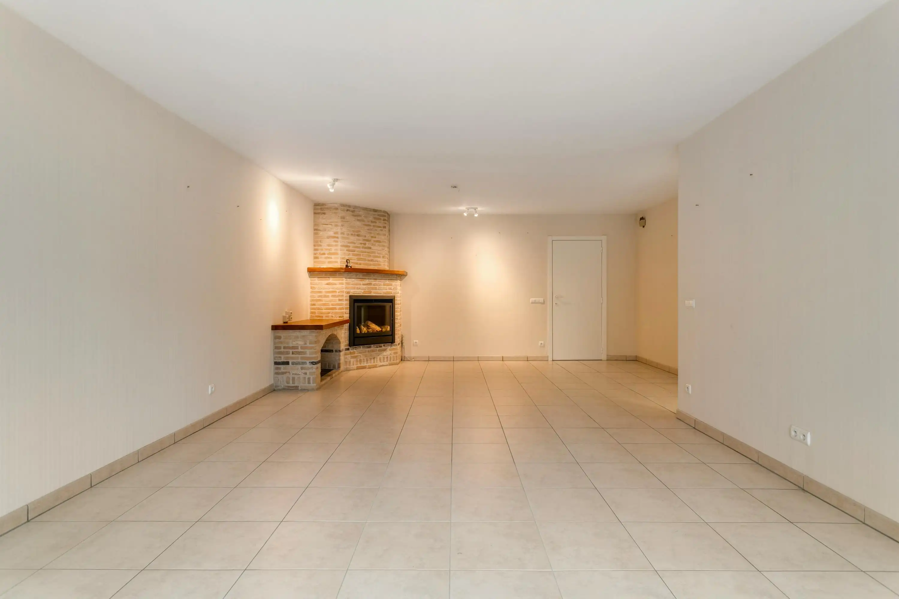 Ruim appartement (103m2) met 2 slaapkamers, terrassen te Sint-Kruis foto 5