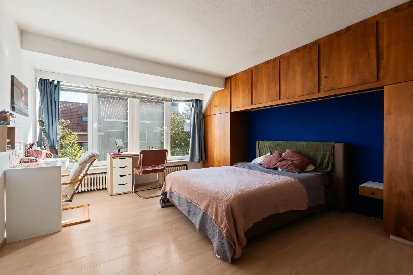 Lichtrijke bel-etage met 4 slaapkamers, garage en zonnige leefruimtes in het gegeerde Mariakerke foto 10