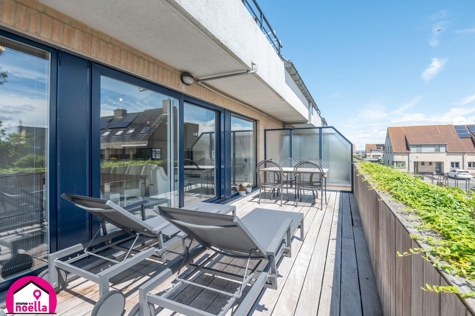 TE KOOP HEEL RUIM APPARTEMENT MET 2 SLAAPKAMERS TE WESTENDE foto 3