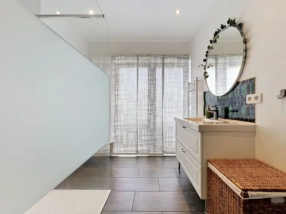 B&B Moment : Instapklare rijwoning met tuin op rustige ligging te koop in Lint foto 27