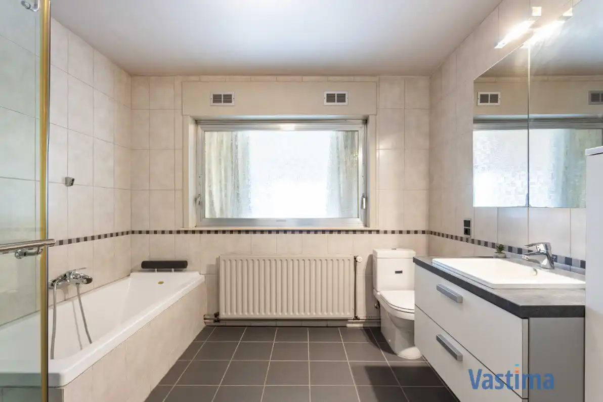 Op te frissen gezinswoning met 4 slaapkamers en zuidwestgerichte tuin foto 19