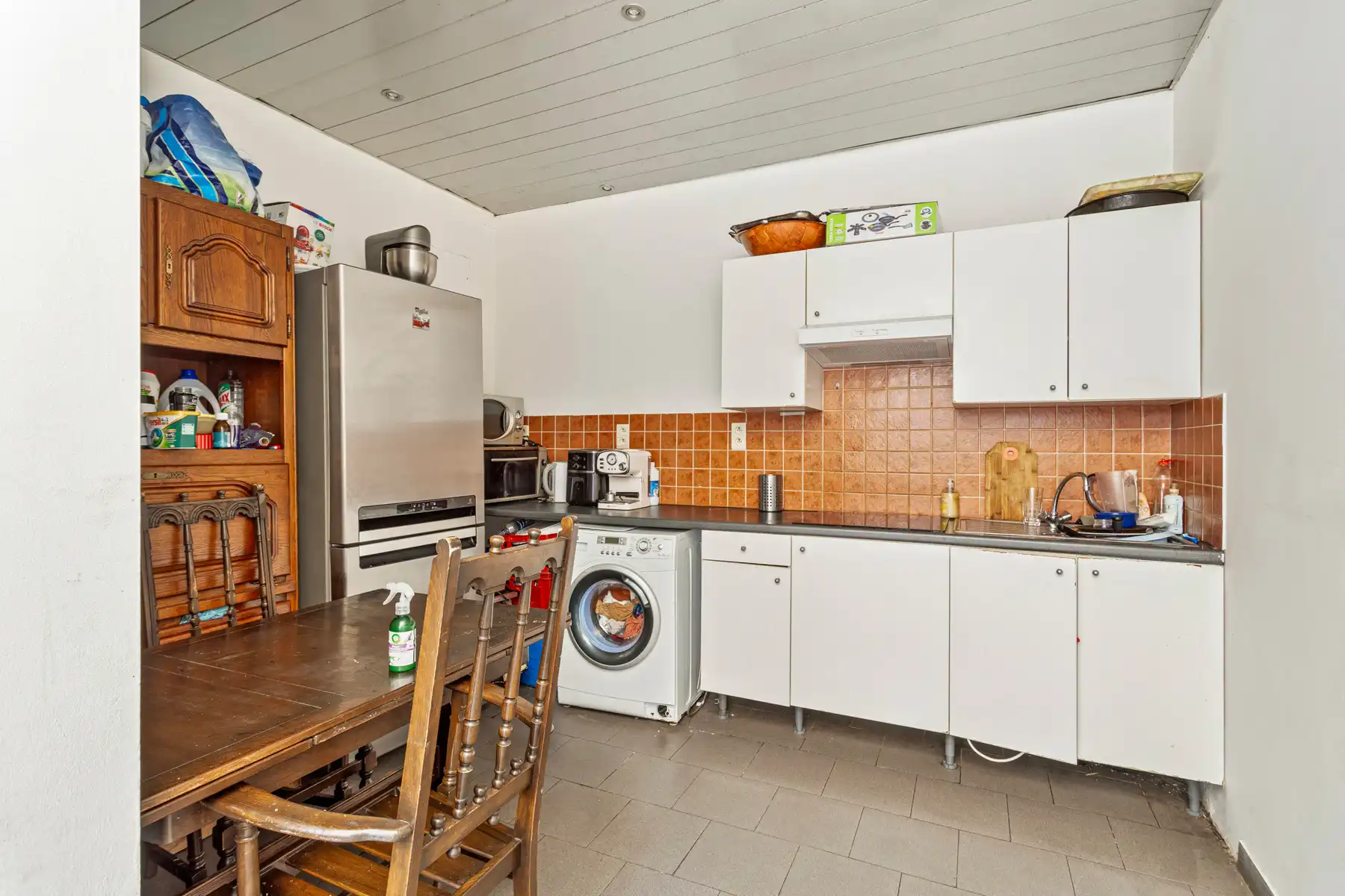 Gelijkvloerse praktijk + leefruimte en koer te centrum Halle foto 15