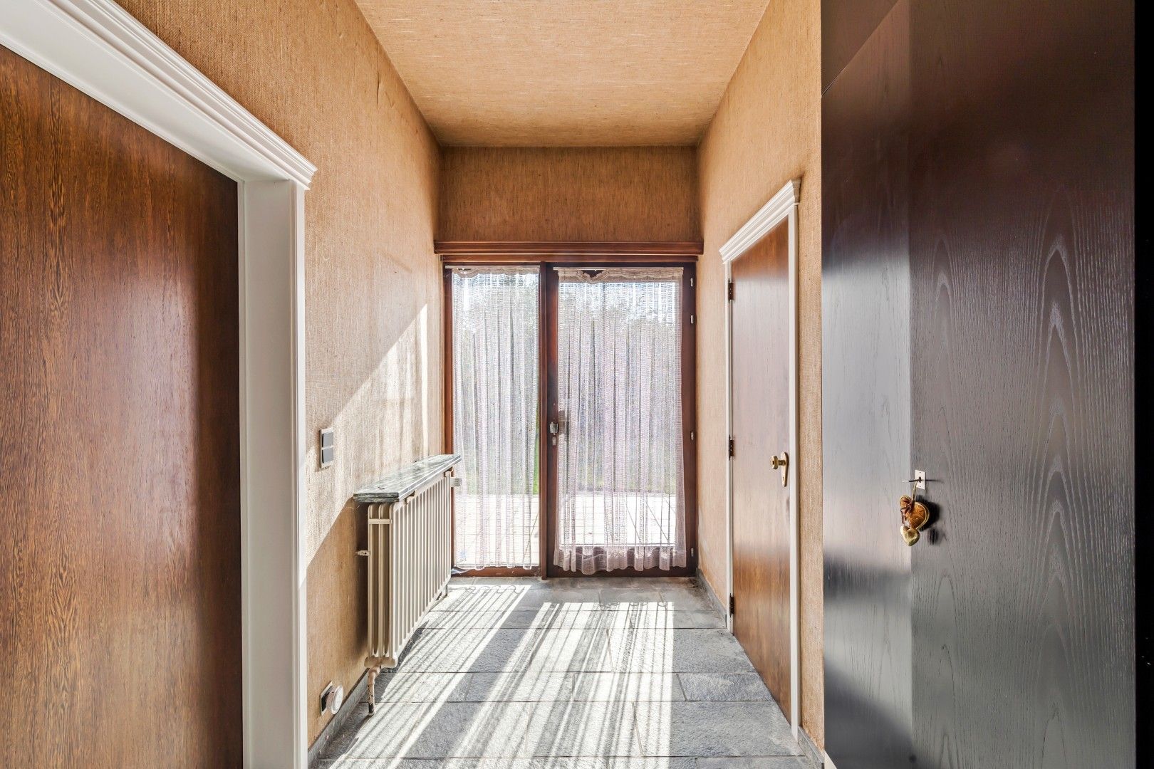 SEVENTIES BUNGALOW OP PERCEEL 46 A 48 CA MET POTENTIËLE BOUWGROND foto 10
