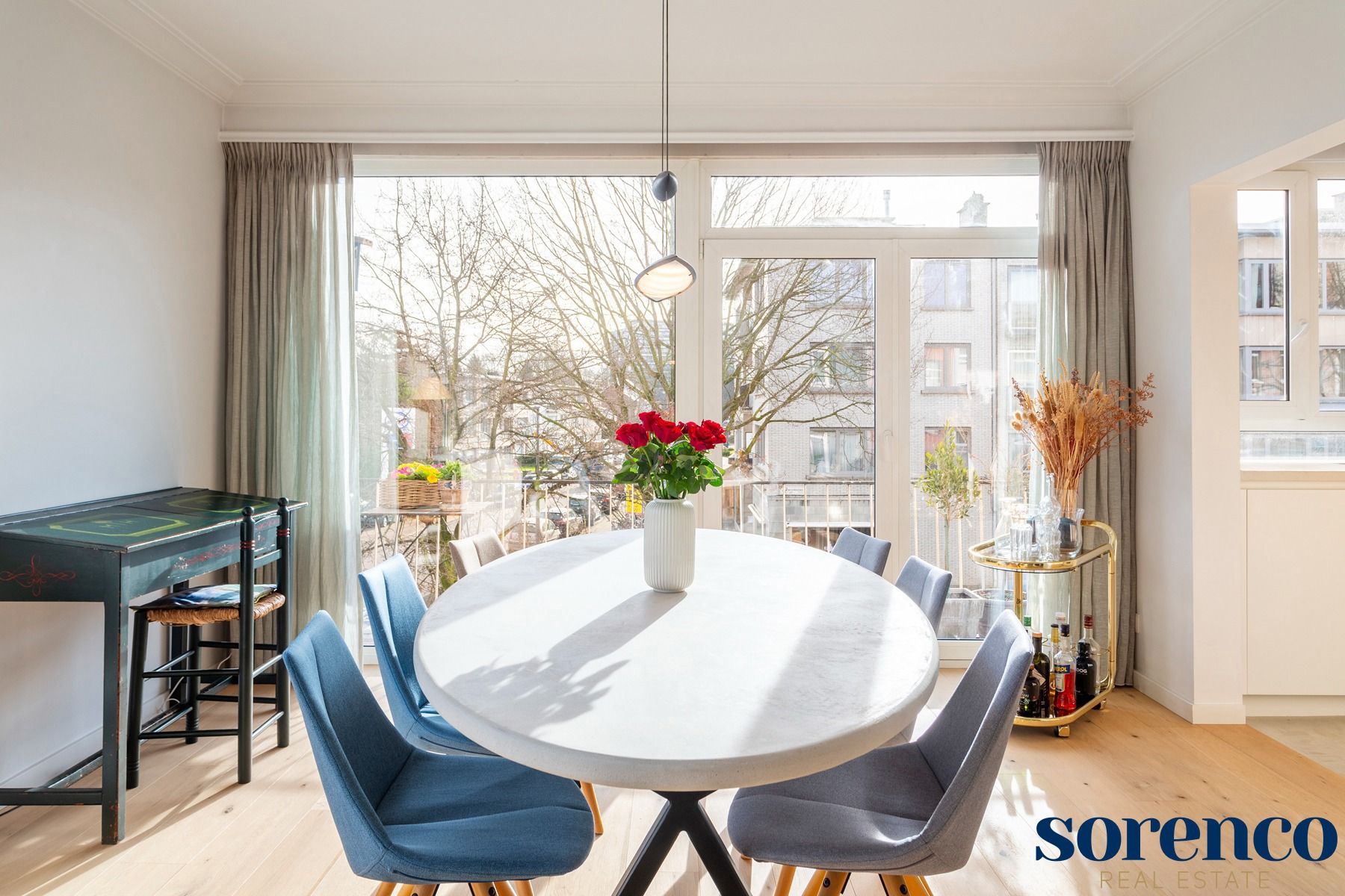 Ruim en licht instap klaar 2 slaapkamer appartement! foto 7