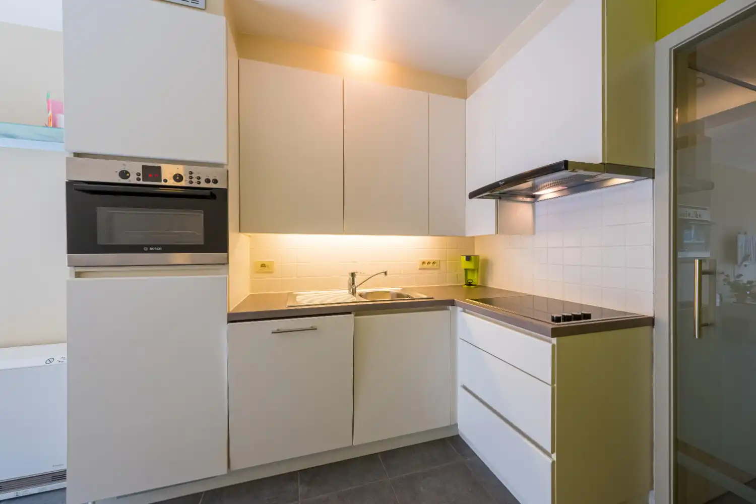 Modern 1 slaapkamer-appartement met zijdelings zeezicht foto 8