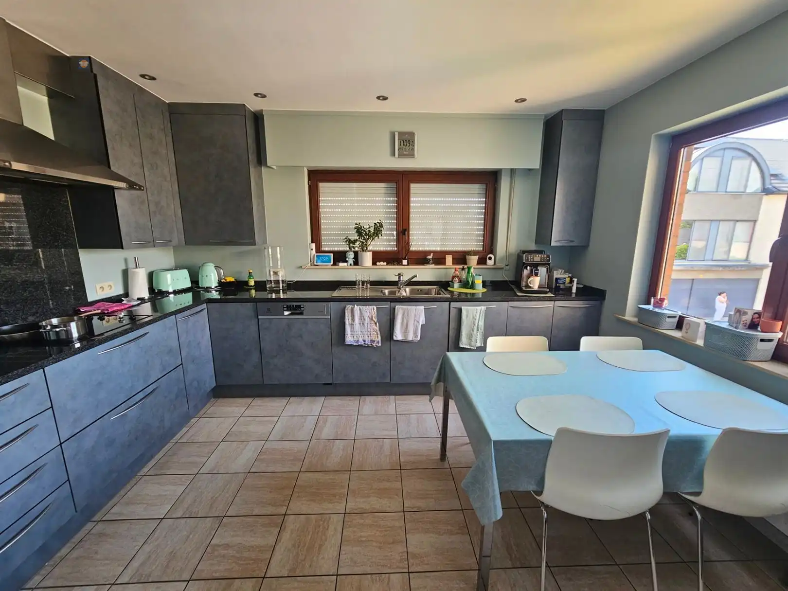 Ruim duplexappartement met garage foto 8