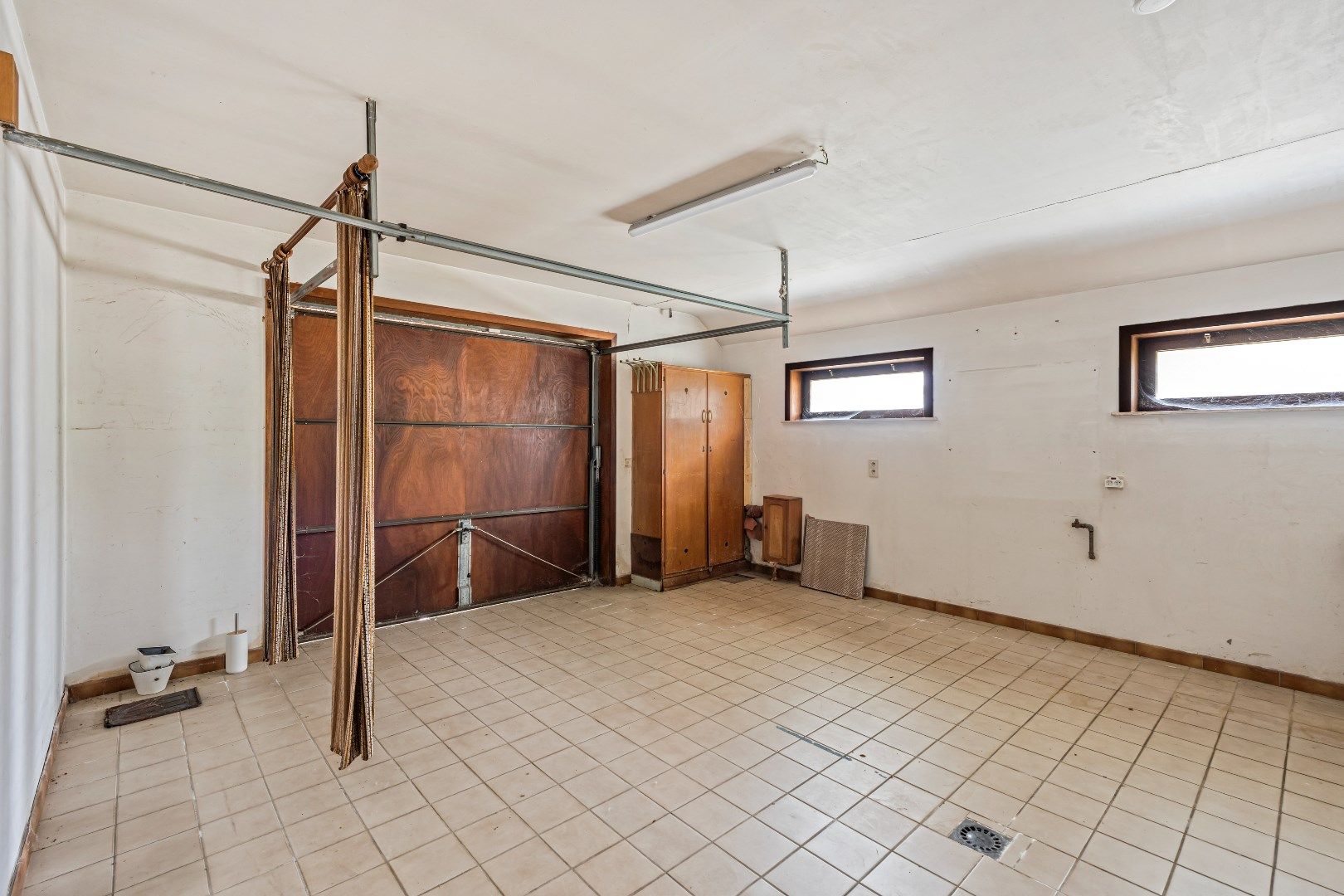 Woning met 3 slaapkamers, ruime garage en tuin op 662m². foto 13