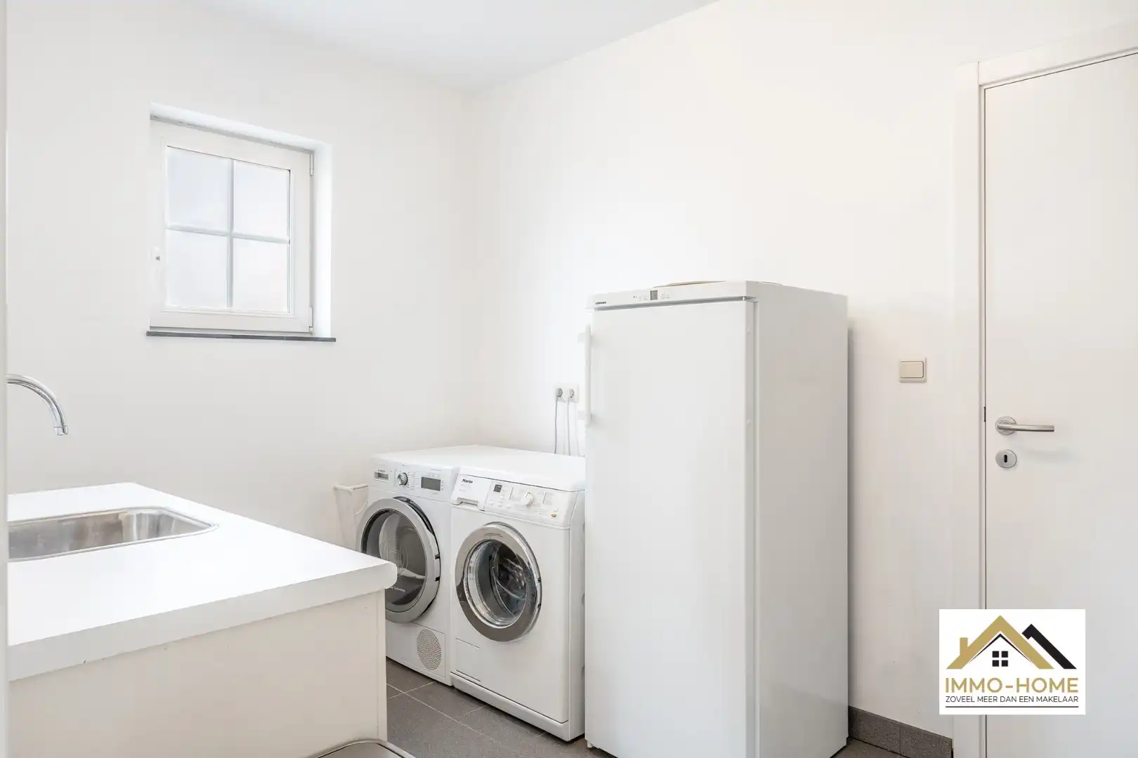 Jonge prachtige woning met enorm volume!! foto 24