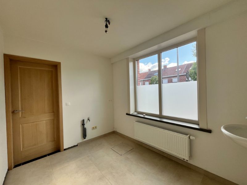 Gerenoveerde woning met tuin en garage! foto 4