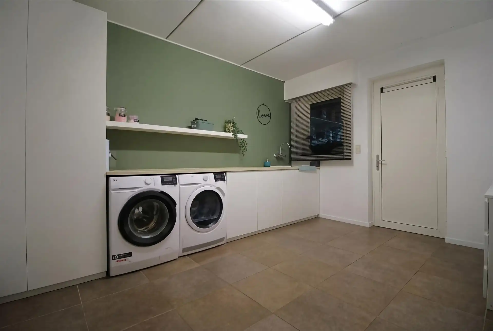 Ruime villa met 3 slpk en grote tuin foto 8