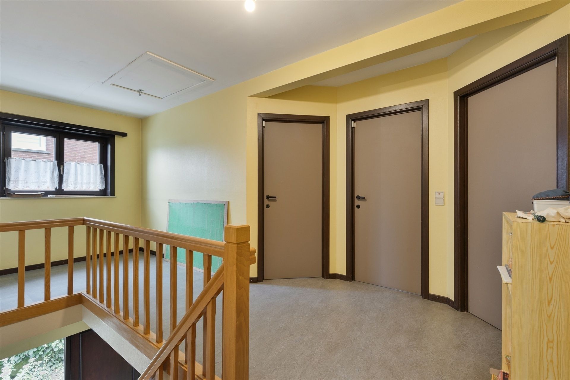 Ruime woning met 5 kamers en 2 badkamers foto 12