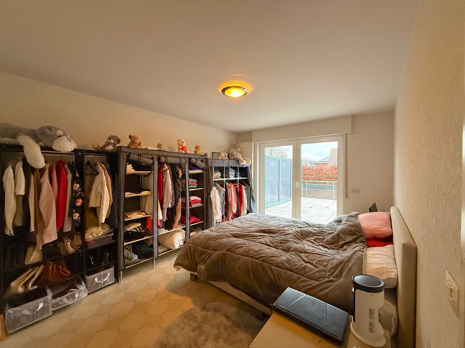 Ruim appartement met 2 slaapkamers, terras en garage foto 12