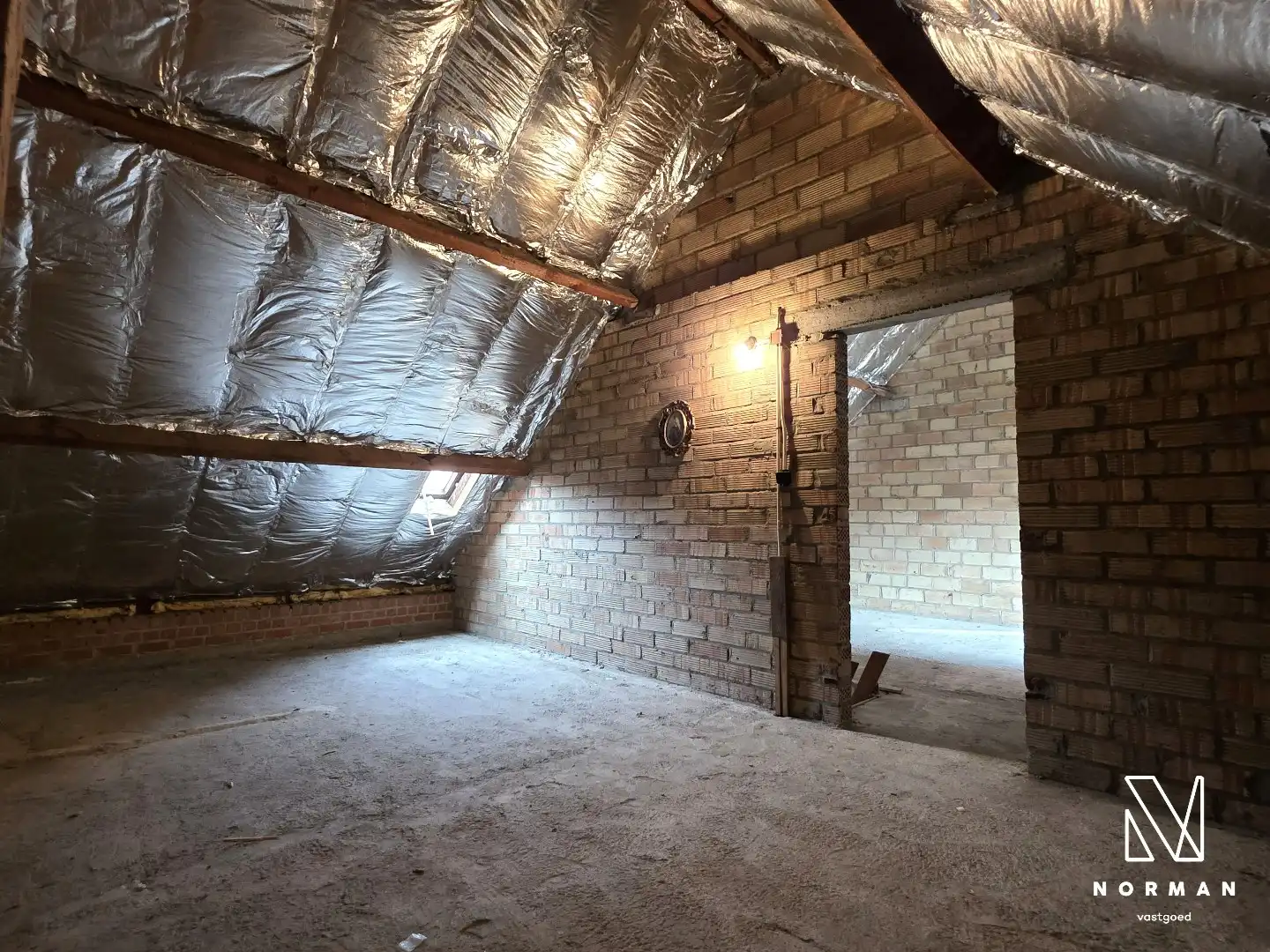 Stevige woning met 3 slaapkamers en garage te koop in Kuurne foto 15