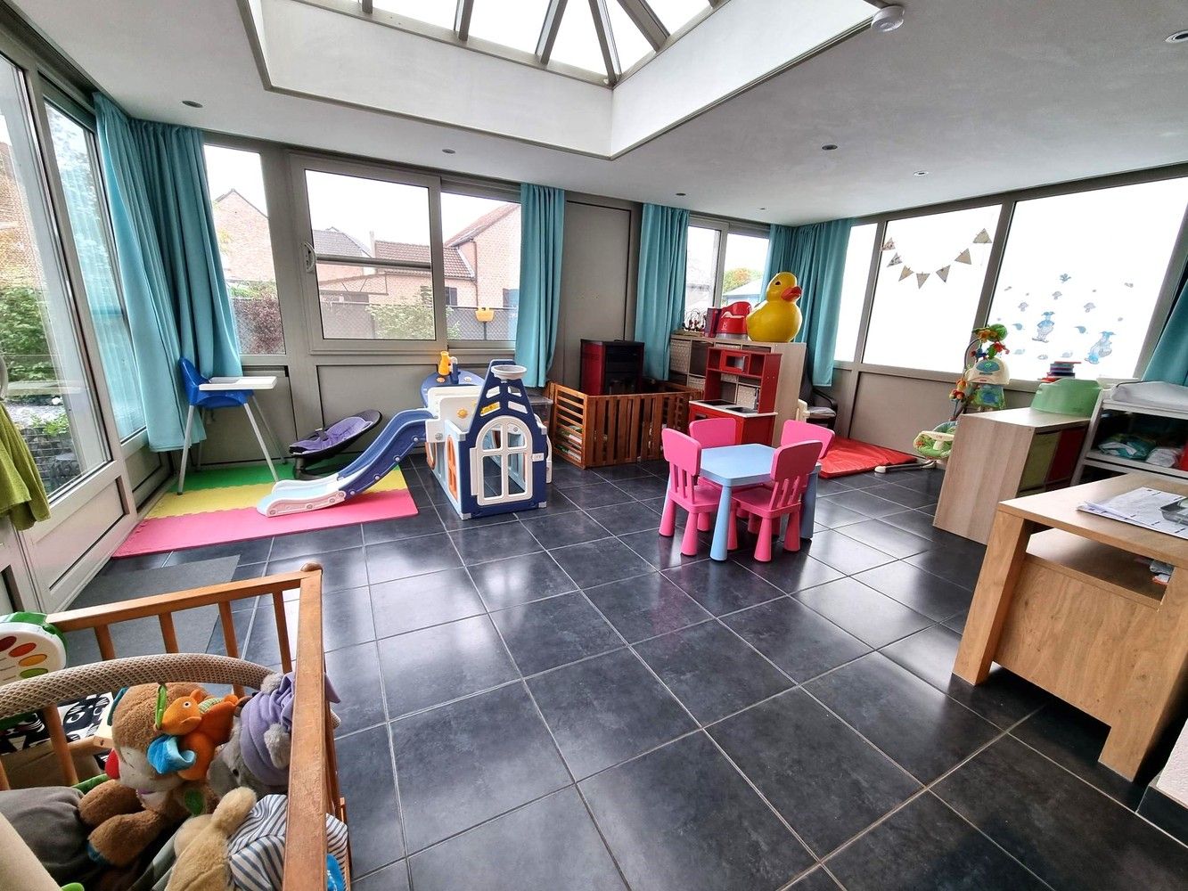 Ruime gezinswoning 4slks – ideaal voor groot gezin of combi zelfstandige activiteit. foto 4