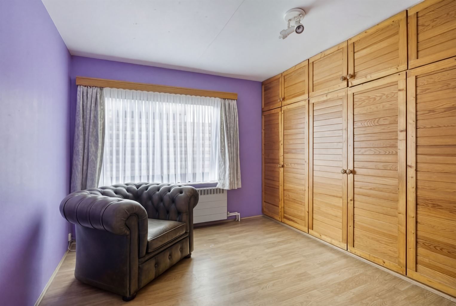 Gelijkvloerse, vrijstaande woning met 3 slaapkamers, omheinde tuin en garage op een rustige locatie nabij het centrum van Maaseik. foto 14