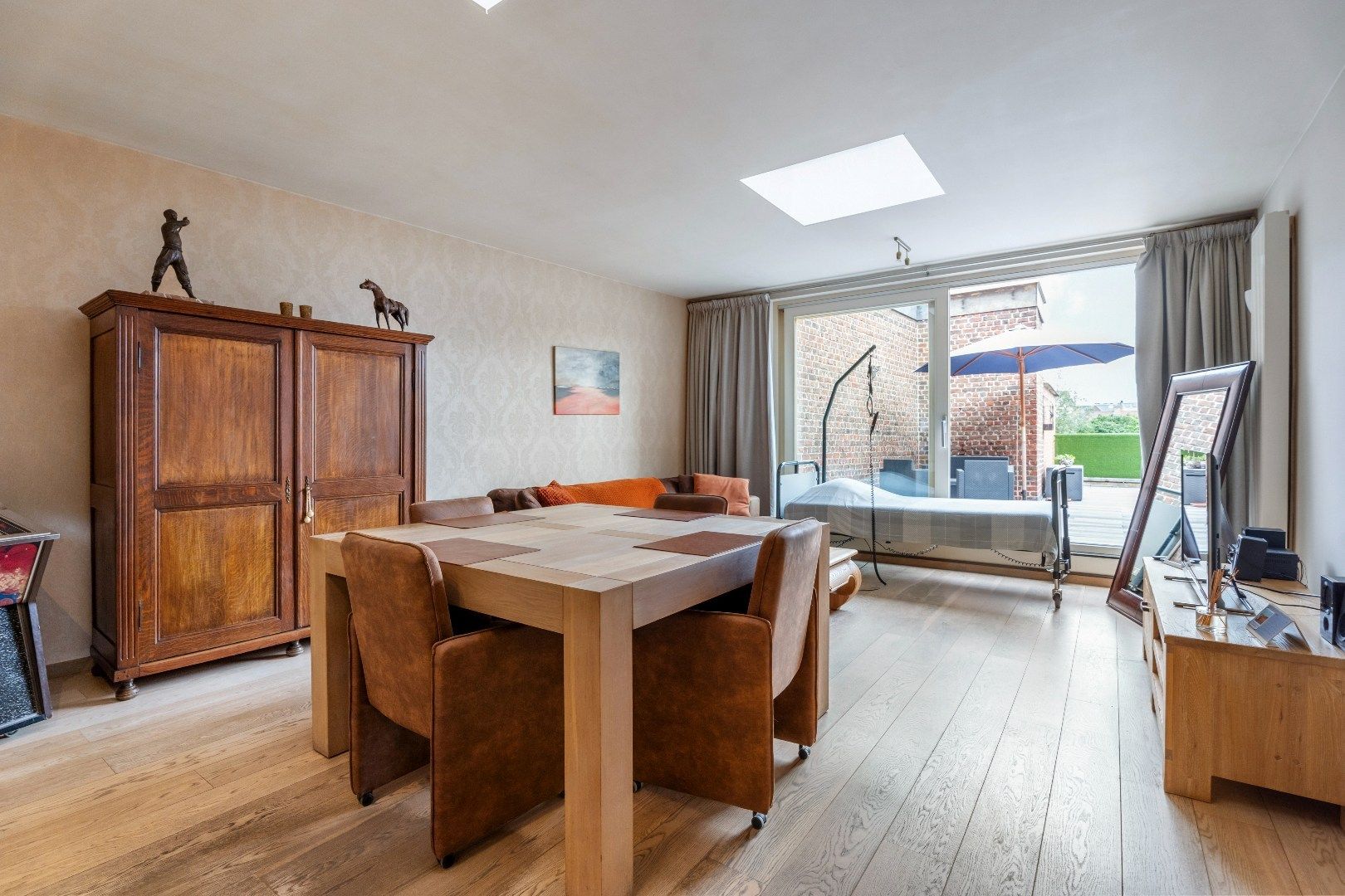 Uniek triplex met zonneterras van 75 m² in hartje Ieper foto 6