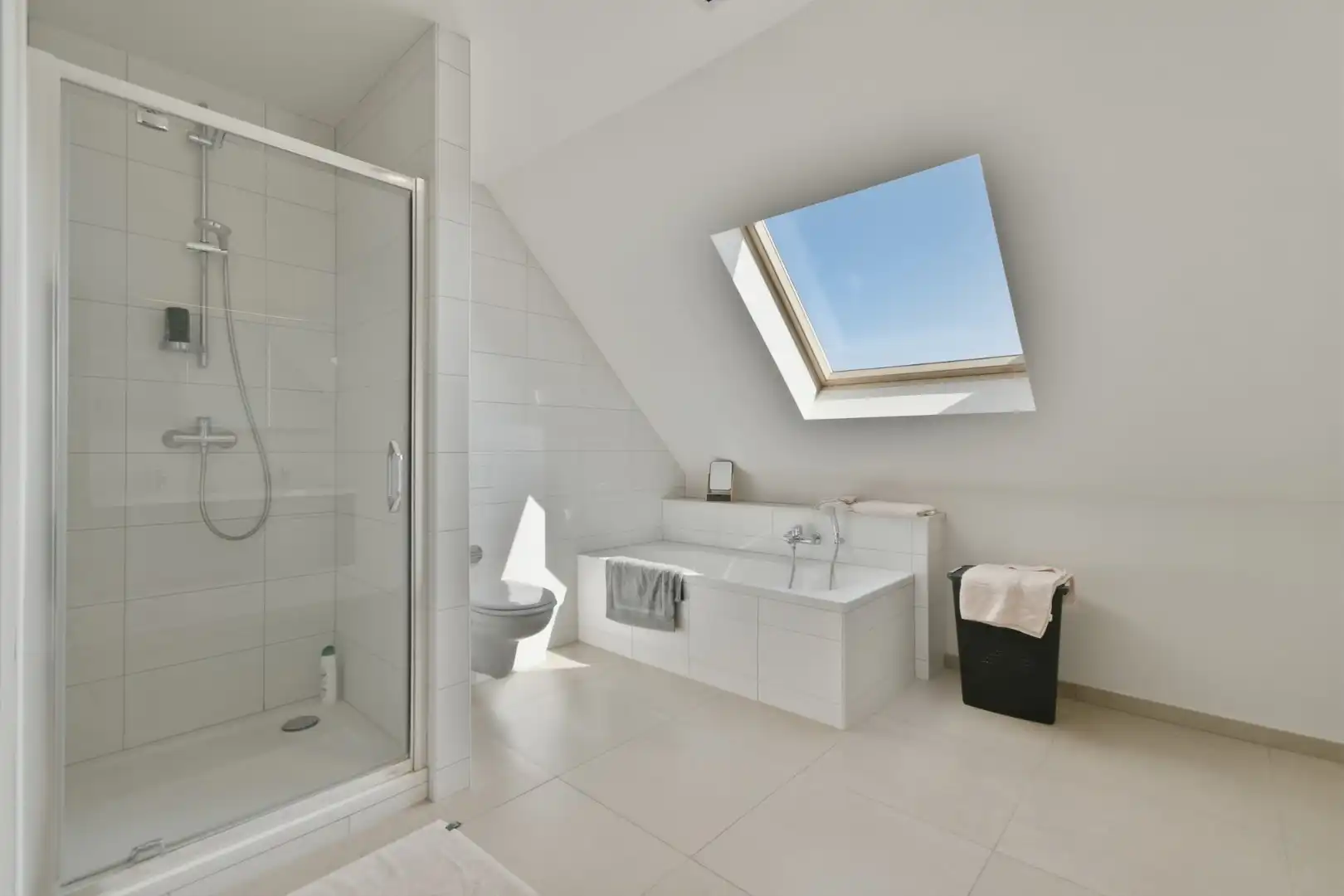 Duplexappartement met 3 slaapkamers te huur in Eernegem!  foto 12