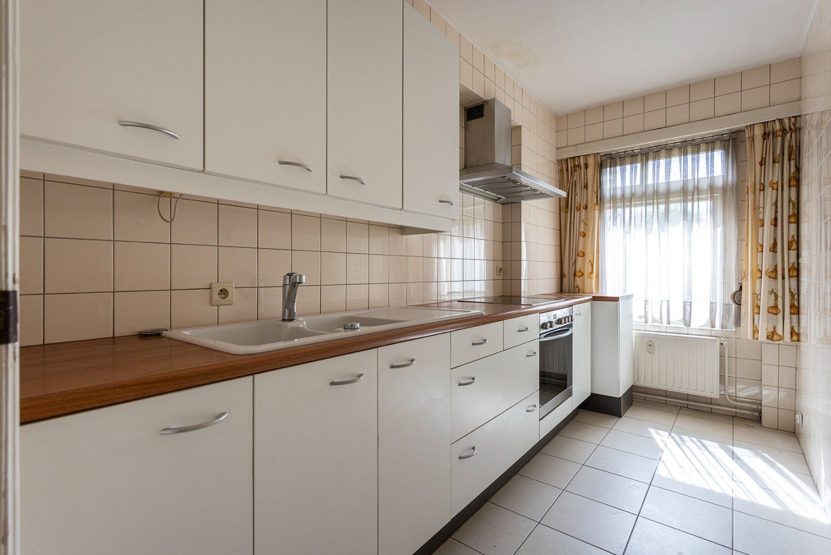 Gelijkvloers appartement (142m²) met 2 slpk & mogelijkheid tot aankoop garage of staanplaats! foto 2