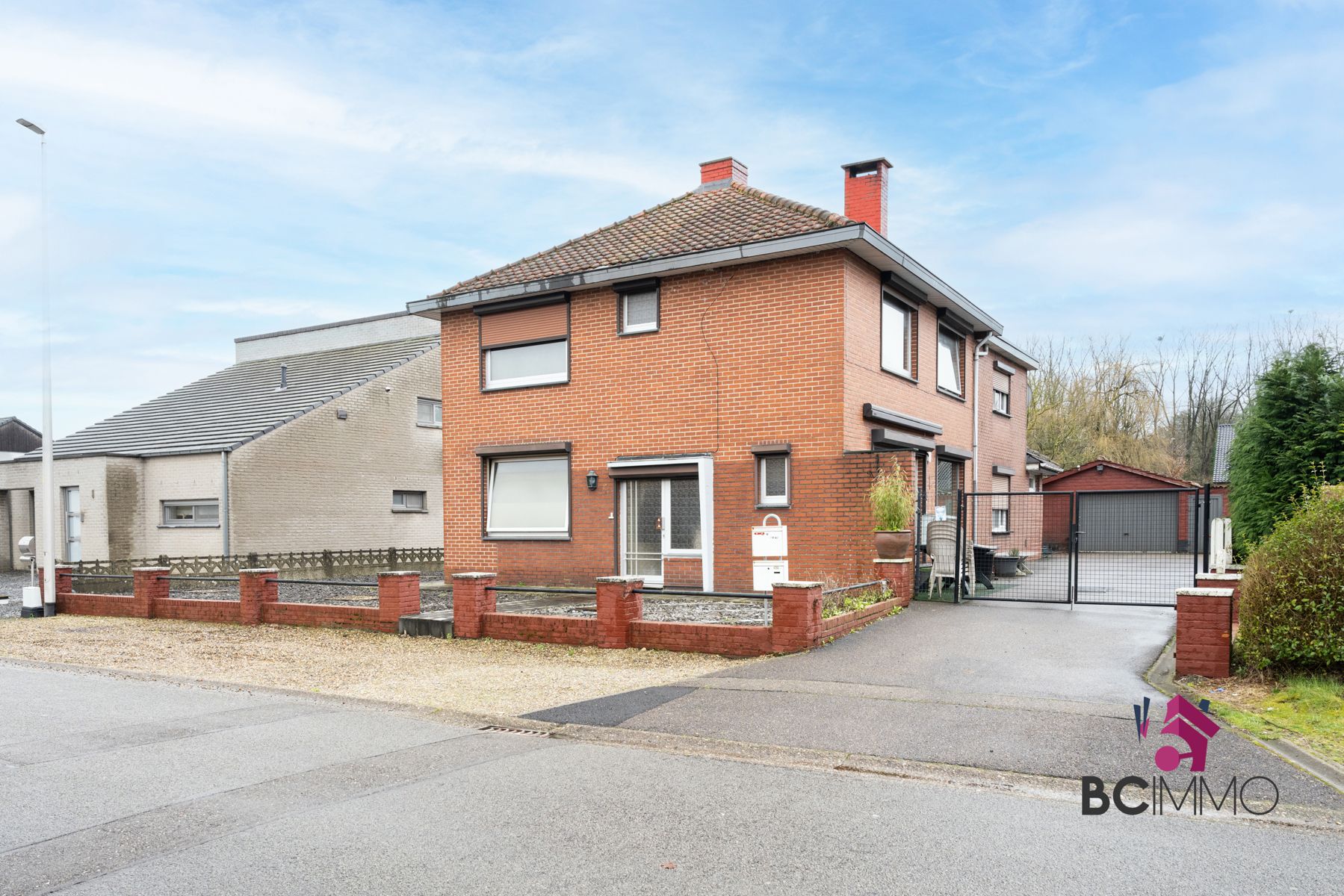 Ruime woning op een perceel van 8are in Houthalen-Oost foto 2