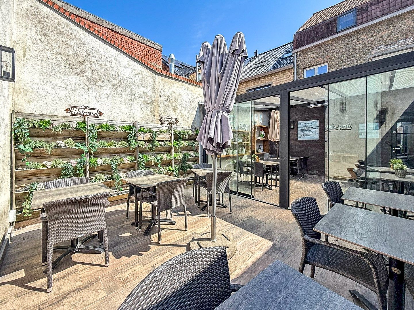 Restaurant 'De Haven' volledig gebouw met mogelijheden vlakbij de kaai gelegen op 313 m². foto 12