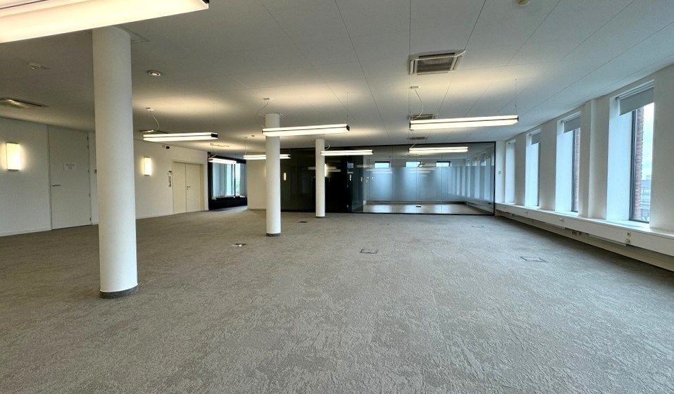 Ingedeelde kantoorruimte te huur vlakbij afrit E17 in Zele foto 8