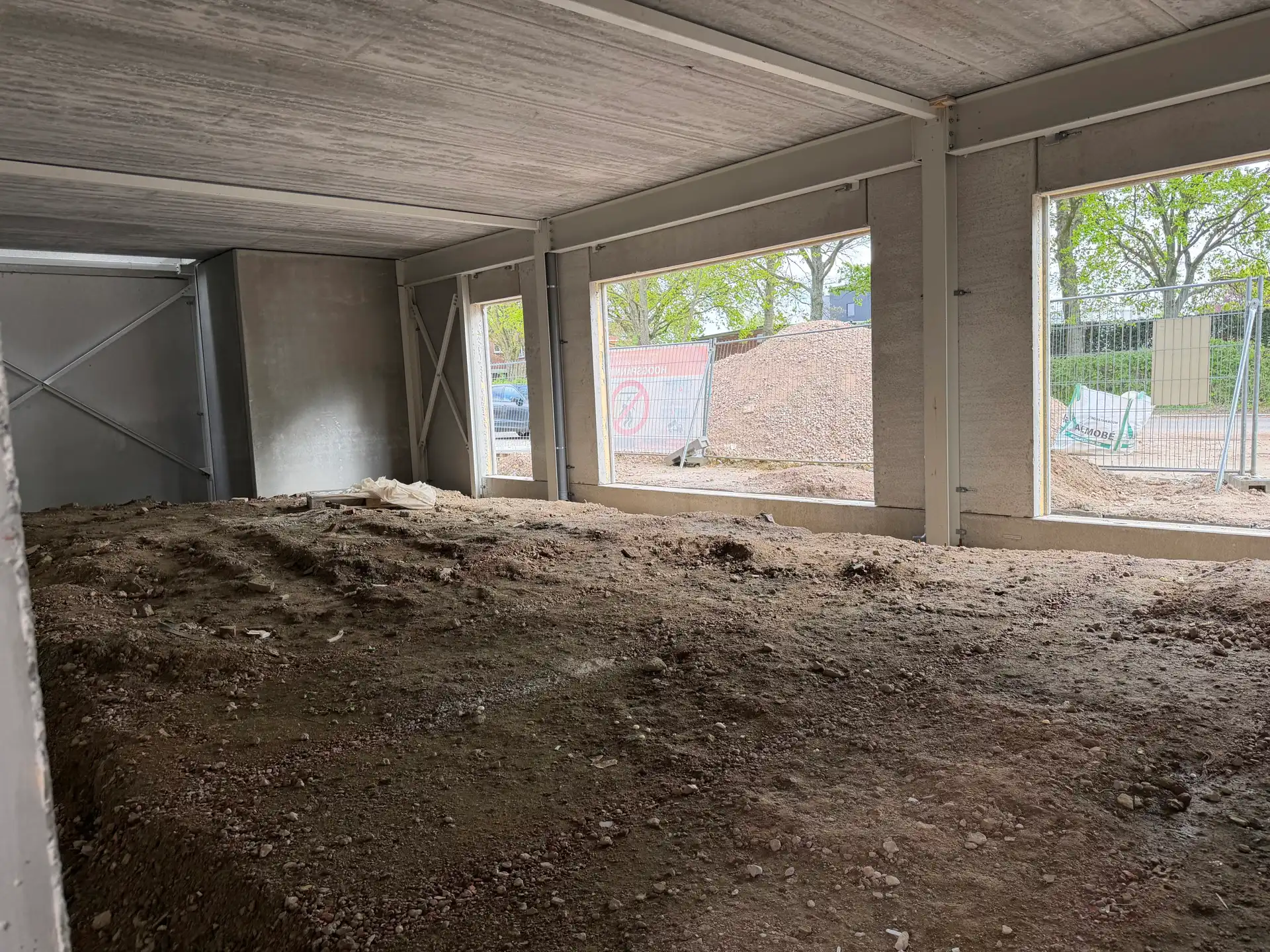 Wommelgem: magazijn 720m² met kantoren 225m² foto 4